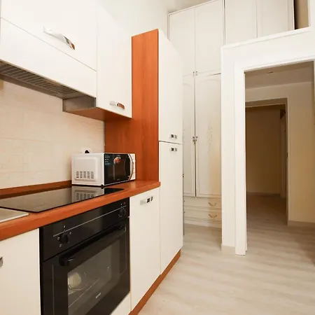 Rafael House By Ghor Apartment